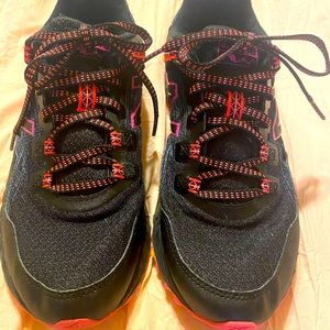 Womens New Balance athletic shoes. Size 7